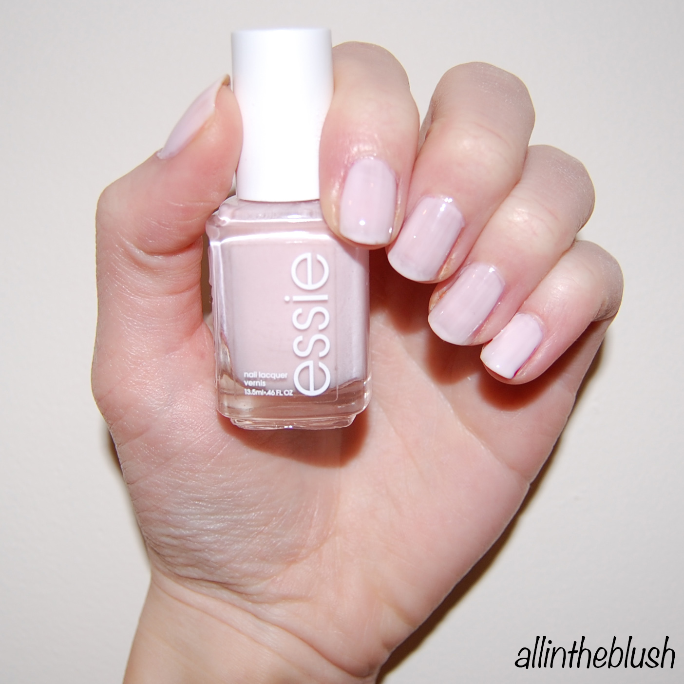 Lave om betale Vedhæft til Dupe: Essie Ballet Slippers VS. L'Oreal How Romantic Nail Polish - All In  The Blush